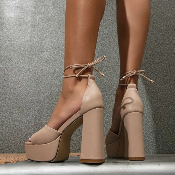 Platform heels - Picture 4 of 5